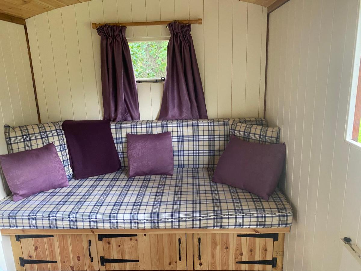 The Shepherd'S Hut - Wild Escapes Wrenbury Off Grid Glamping - Ages 12 And Over Baddiley Eksteriør bilde