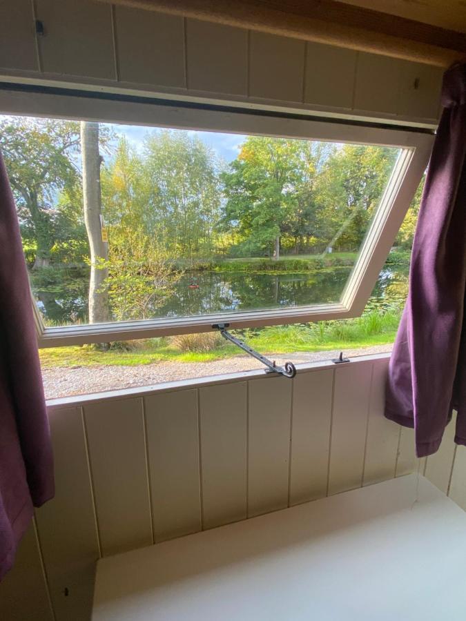The Shepherd'S Hut - Wild Escapes Wrenbury Off Grid Glamping - Ages 12 And Over Baddiley Eksteriør bilde